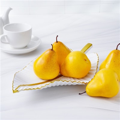 Блюдо для фруктов Доляна «Лист», 35,5×20×5 см, цвет золотой с белым