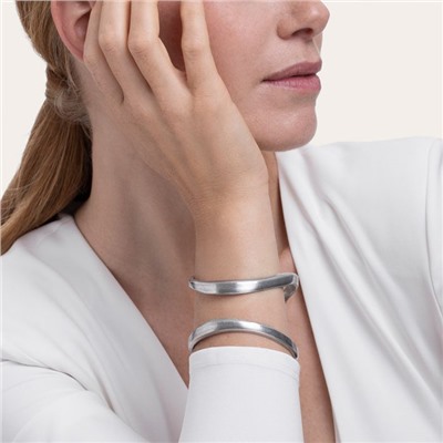 CURVY SILHOUETTE RIGID BRACELET