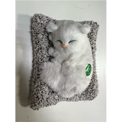 Мягкая игрушка *Спящий котенок на коврике мяукающий
