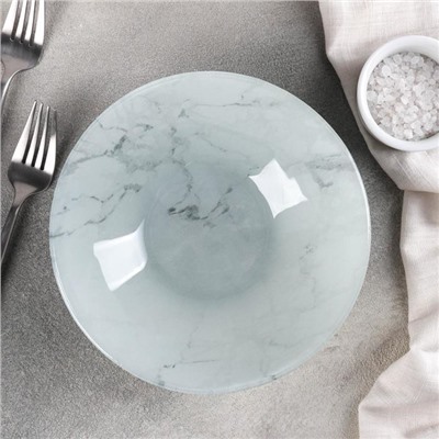 Салатник стеклянный Доляна «Марбл белый», 740 мл, d=18,5 см, цвет белый