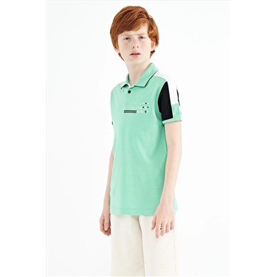 TOMMYLIFE Водно-зеленая футболка с открытыми плечами и детальной отделкой Garni стандартного кроя для мальчиков — 11155