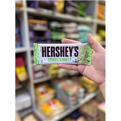 Шоколад Hershey's Cookies'n'Mint
Один из самых популярных производителей кондитерской продукции в Америки, знаменитый шоколад Hershey's теперь и у нас 
 Безумно вкусный шоколад 
 Масса 1шт 39гр