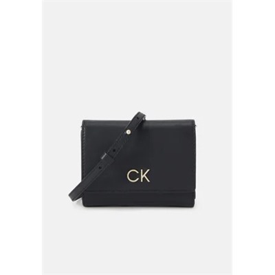 Calvin Klein - LOCK TRIFOLD CHAIN ​​- кошелек - черный