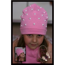 Розовая шапочка с жемчугом