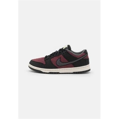 Nikе Sportswear - W DUNK LOW SE CC - низкие кроссовки - красный