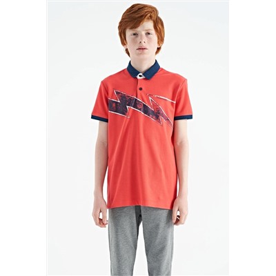 TOMMYLIFE Детальная футболка с воротником поло и коралловым принтом для мальчиков — 11154