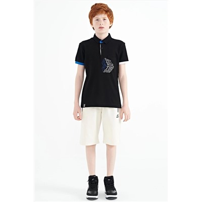 TOMMYLIFE Черная футболка с воротником-поло для мальчиков с детальным принтом и передним карманом - 11102