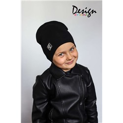 Удлиненная хлопковая шапка для мальчика «BOY» (черн.)