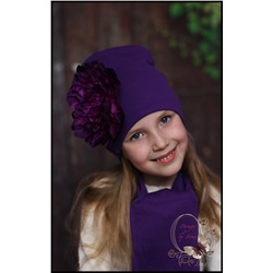 Удлинённая шапка с комбинированным пионом (фиолет)