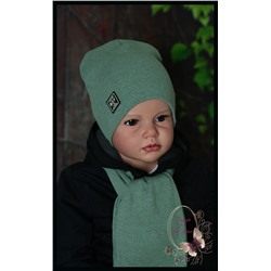 Удлиненная хлопковая шапка для мальчика «BOY» (фисташка)