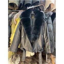Куртки из  натуральной кожи с мехом чернобурки и песца, длина 65 см мех съёмный