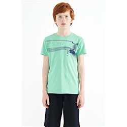 TOMMYLIFE Водно-зеленая футболка стандартного кроя с принтом и круглым вырезом для мальчиков — 11133