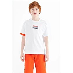 TOMMYLIFE Белая футболка большого размера с круглым вырезом и вышивкой для мальчиков — 11146