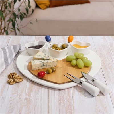 Блюдо керамическое для подачи «Эстет. Сердце», 8 предметов: 3 соусника 8×6×4 см, 3 шпажки, нож, вилочка, цвет белый