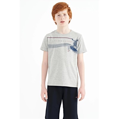 TOMMYLIFE Серая меланжевая футболка стандартного кроя с круглым вырезом и детальным принтом для мальчиков — 11133