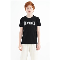TOMMYLIFE Черная футболка стандартного кроя с круглым вырезом и текстовым принтом для мальчиков — 11105