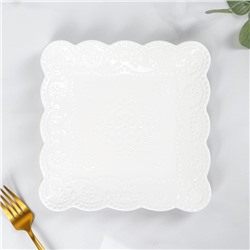 Тарелка фарфоровая квадратная Доляна «Сьюзен», 20×20 см, цвет белый