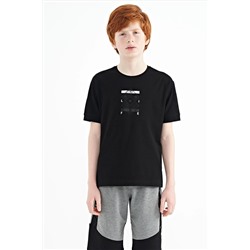 TOMMYLIFE Черная футболка оверсайз для мальчика с цветными рукавами с детальным принтом — 11137