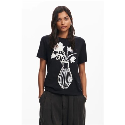 Plain vase T-shirt