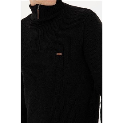 Мужской черный свитер Неожиданная скидка в корзине
