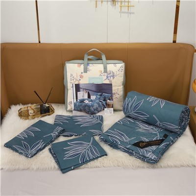 Комплект постельного белья с готовым одеялом CANDIE’S/1,5