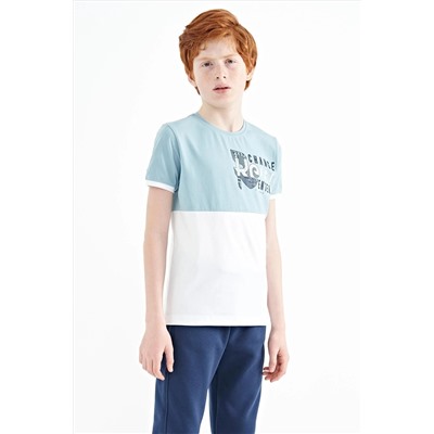 TOMMYLIFE Голубая футболка с цветными блоками и цветным принтом для мальчиков стандартного кроя с круглым вырезом - 11107