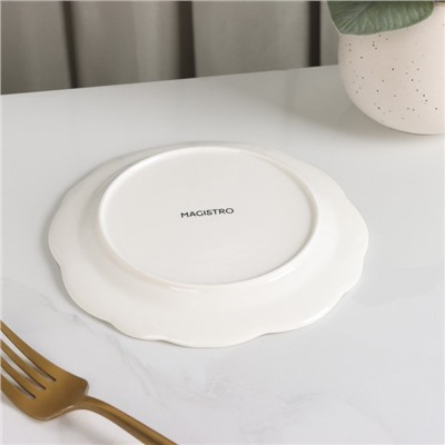 Тарелка фарфоровая пирожковая «Этюд», d=15 см, цвет белый