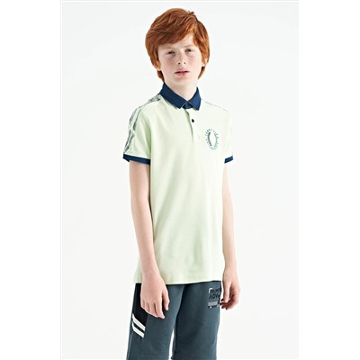 TOMMYLIFE Светло-зеленая футболка стандартного кроя с принтом Polar Neck для мальчика — 11166