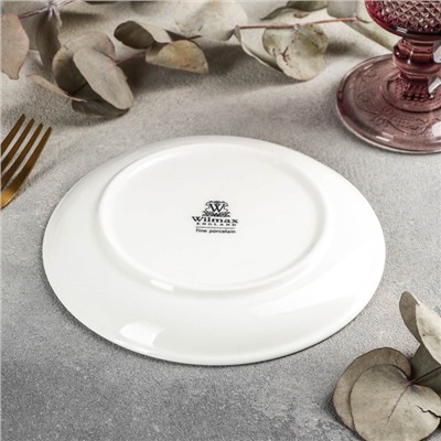 Тарелка фарфоровая пирожковая с утолщённым краем Wilmax Olivia Pro, d=15 см, цвет белый