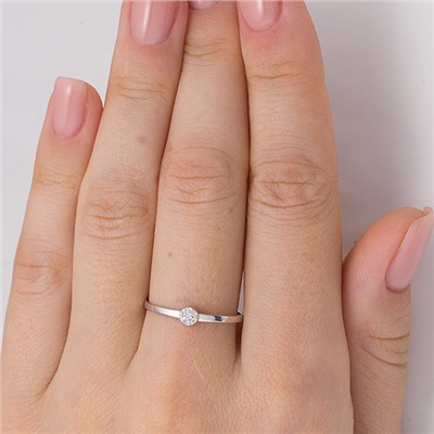 Серебряное кольцо с бесцветными фианитами - 1031