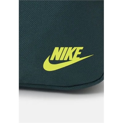 Nikе Sportswear - HERITAGE CROSSBODY UNISEX - Сумка через плечо - темно-зеленый