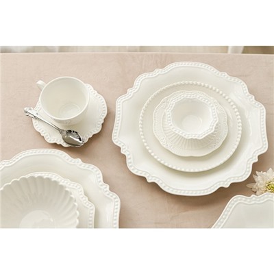 Тарелка фарфоровая пирожковая «Этюд», d=15 см, цвет белый