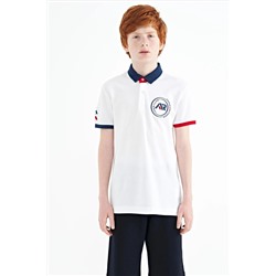 TOMMYLIFE Белая футболка для мальчиков с воротником-поло и цветной вышивкой логотипа на рукаве — 11138