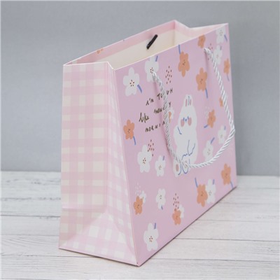 Пакет подарочный (S) "Hare sits flowers", pink (24.5*20*9.5)