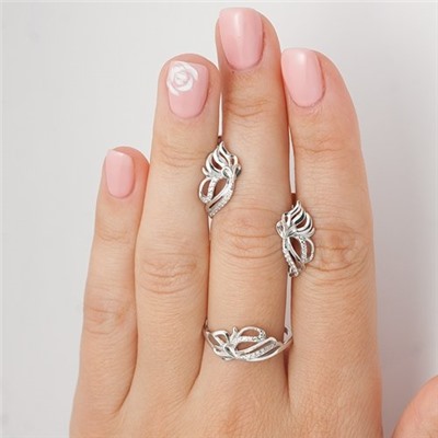 Серебряное кольцо с бесцветными фианитами - 575